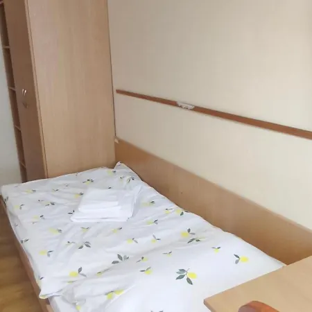 Turisticka Pri Spojenom Skolskom Internate Werferova 10 *