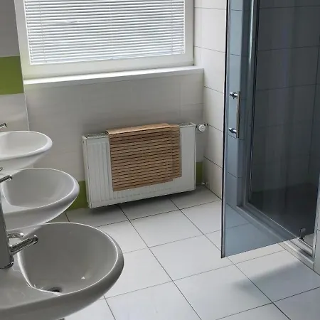 Turistická Ubytovňa Pri Spojenom školskom Internáte Werferova 10